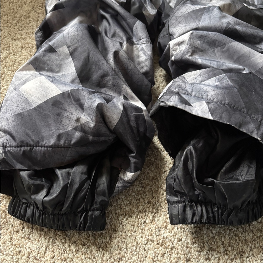 ZeroXposur Ski/Snowboard Pants Black Gray Camo Cargo Insulated Youth 5-6 - Picture 6 of 8